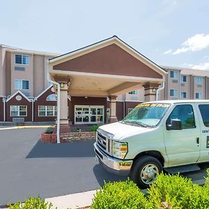 Microtel Inn & Suites By Wyndham Kansas City Airport